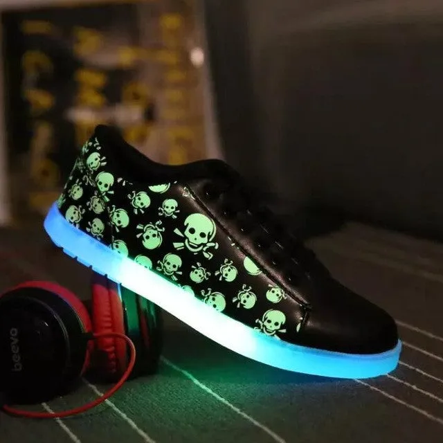 2017 New Super Cool Skull Brand Glowing Shoes With Lights For Adults Luminous Fluorescent Shoes For men Unisex Casual Shoes