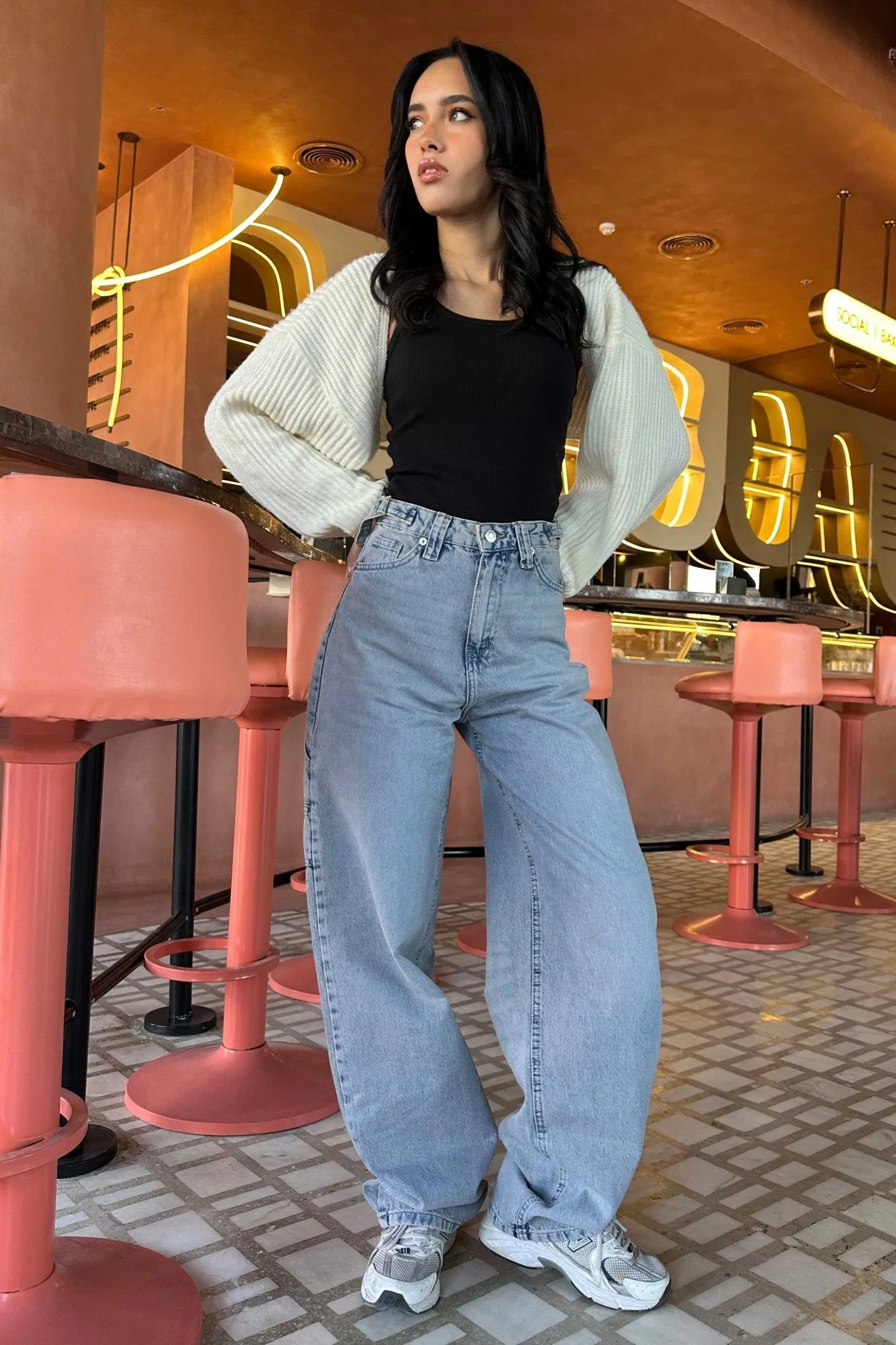 Carpenter - High-Waist Light Wash Jeans