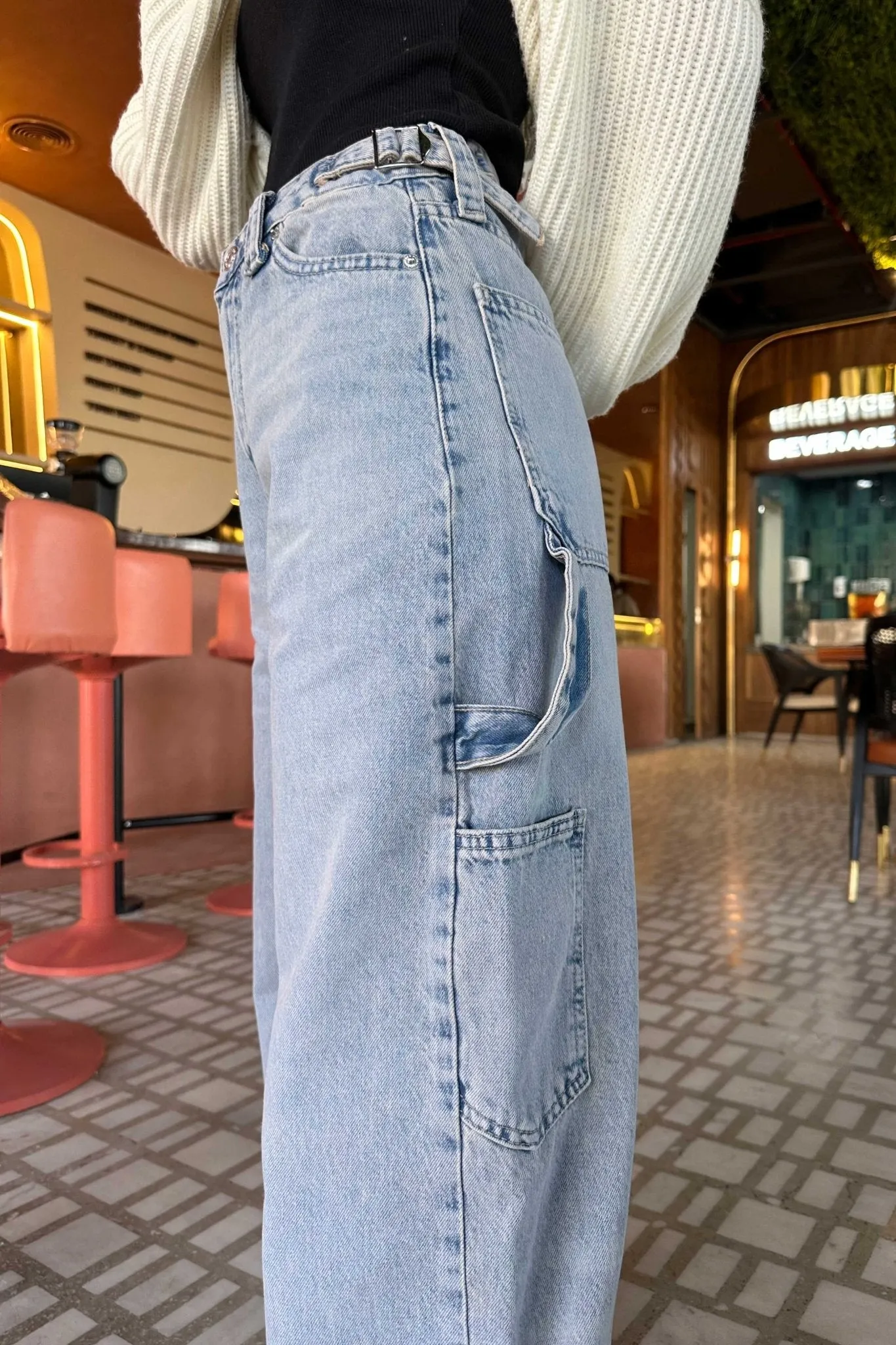 Carpenter - High-Waist Light Wash Jeans