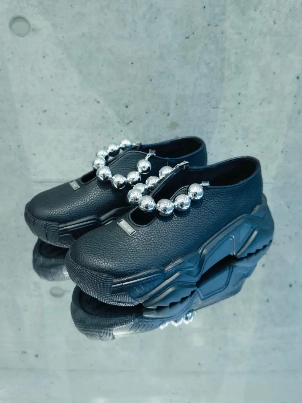 Chain Slit Airy Shoes_Ball