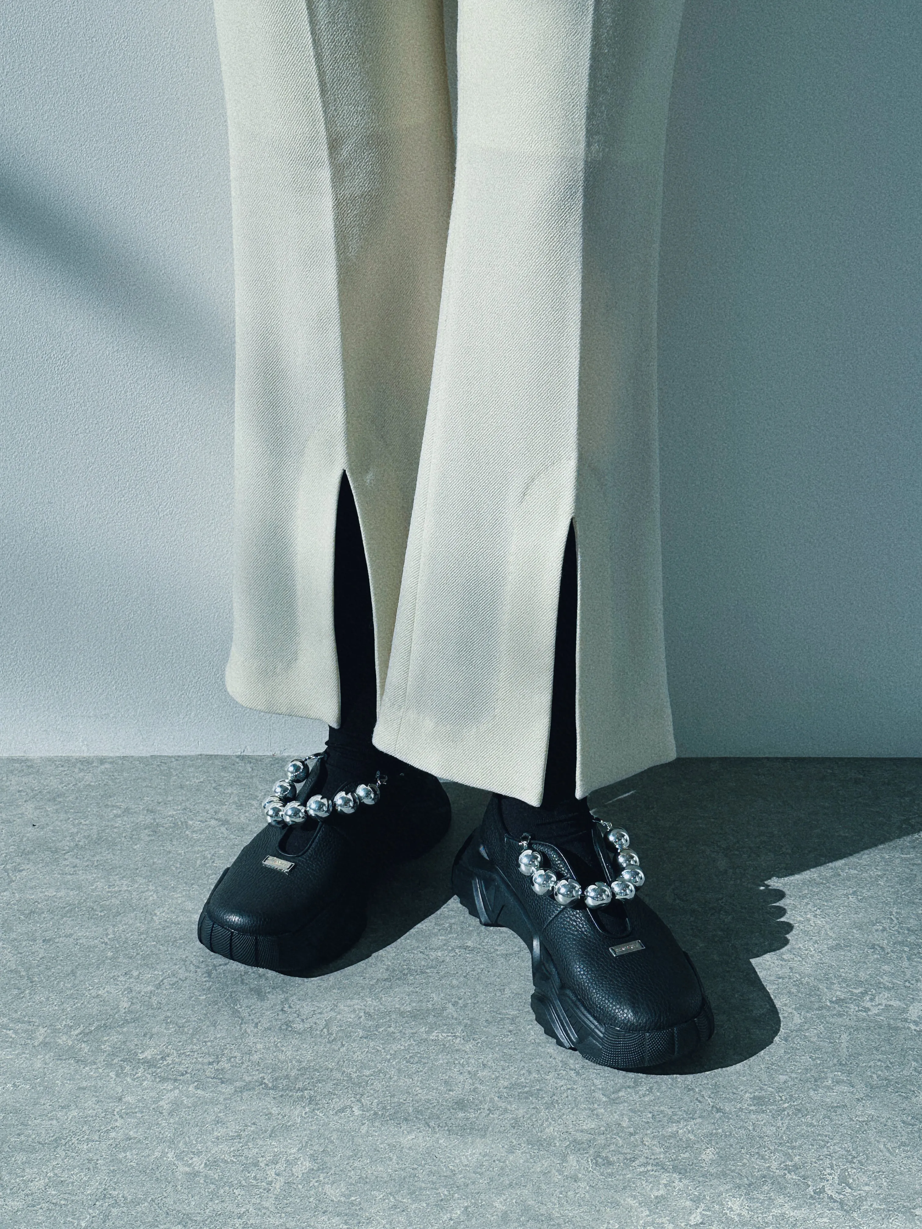 Chain Slit Airy Shoes_Ball