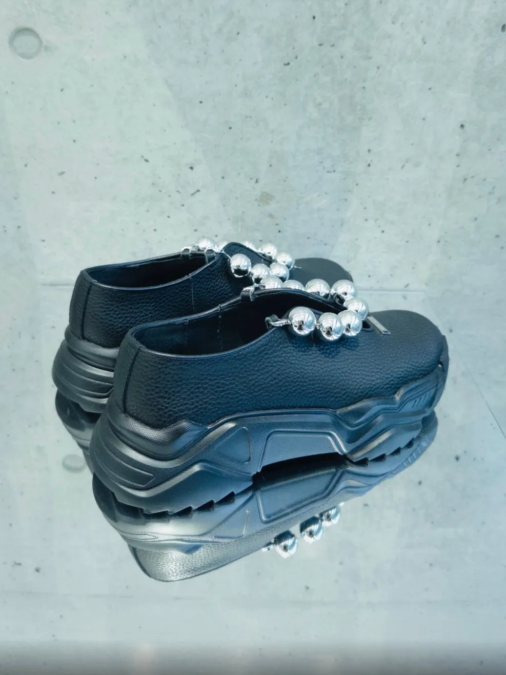 Chain Slit Airy Shoes_Ball