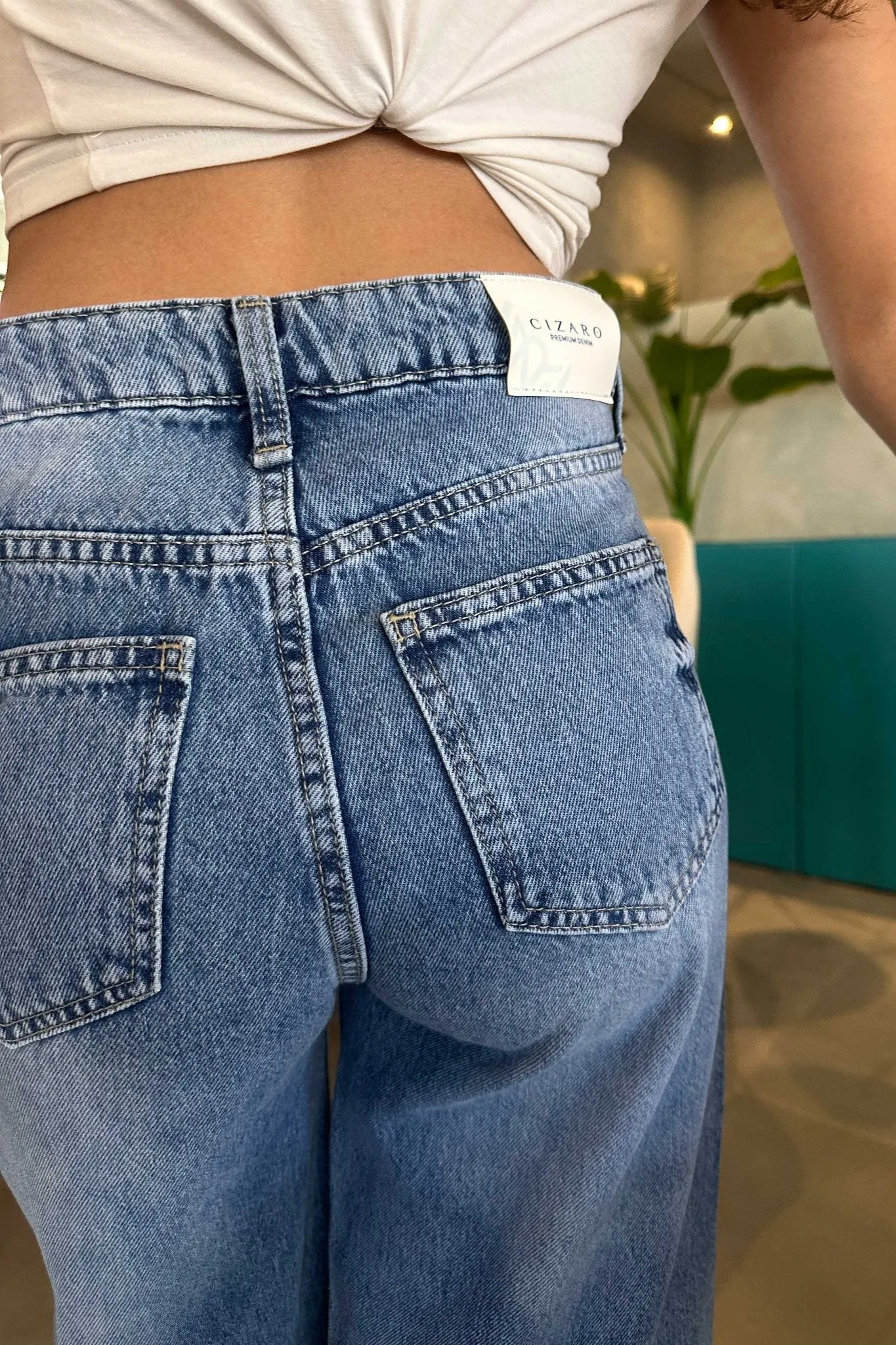 Extreme Wide-Leg - High-Waist Medium Blue Jeans