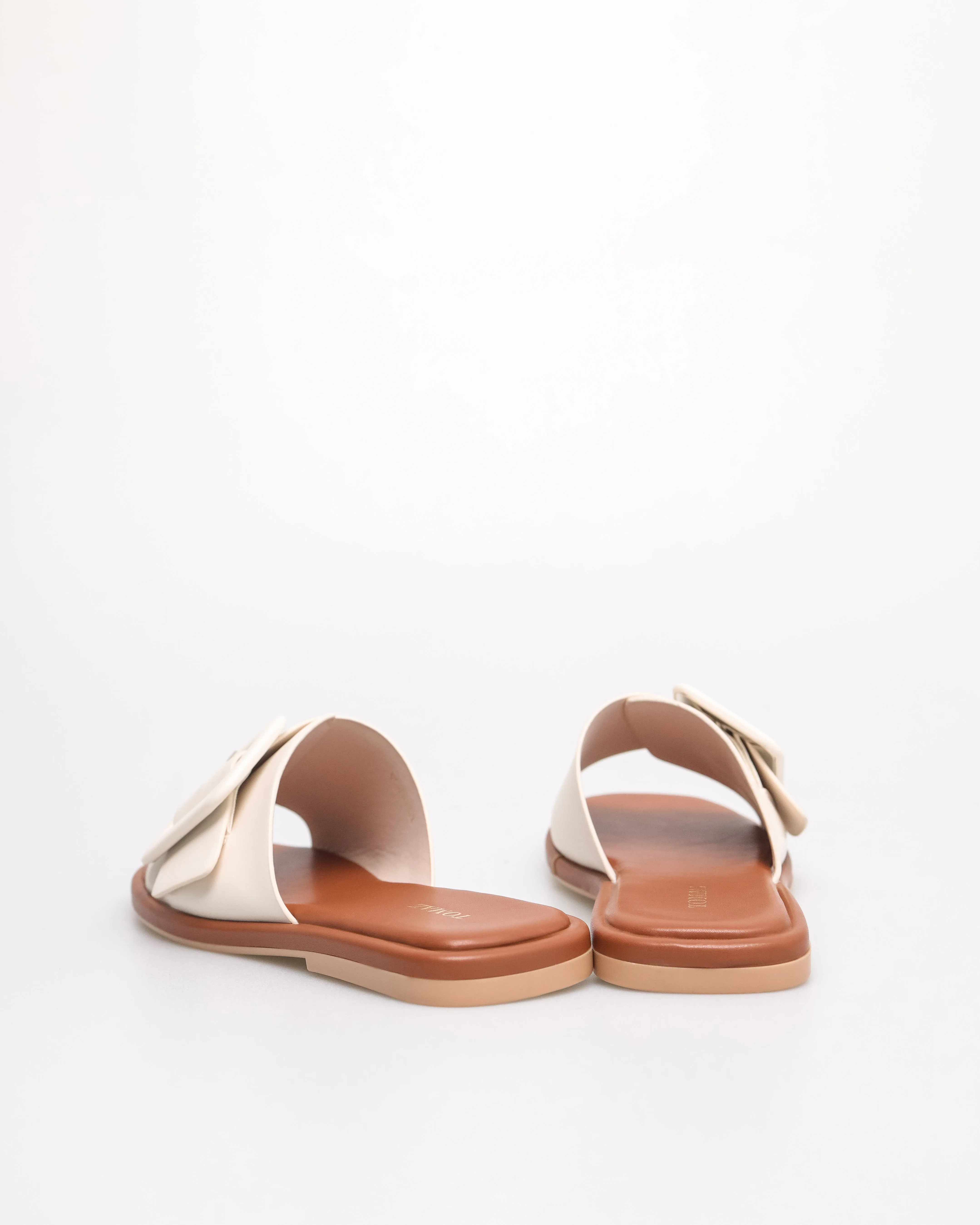Tomaz FL091 Ladies Buckle Sandals