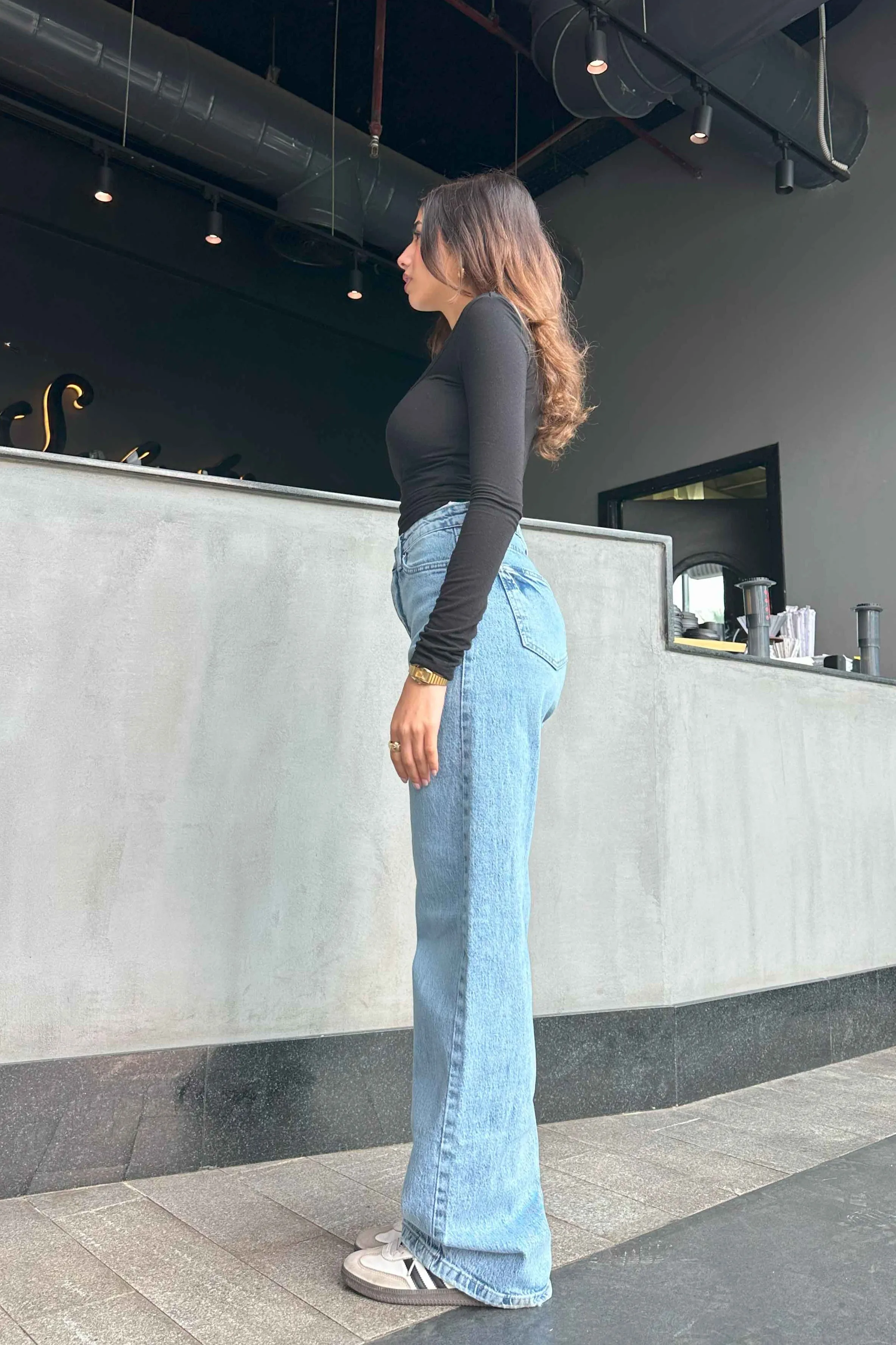 Ultra Comfort Wide Leg - Light Iced Blue Wash Jeans.