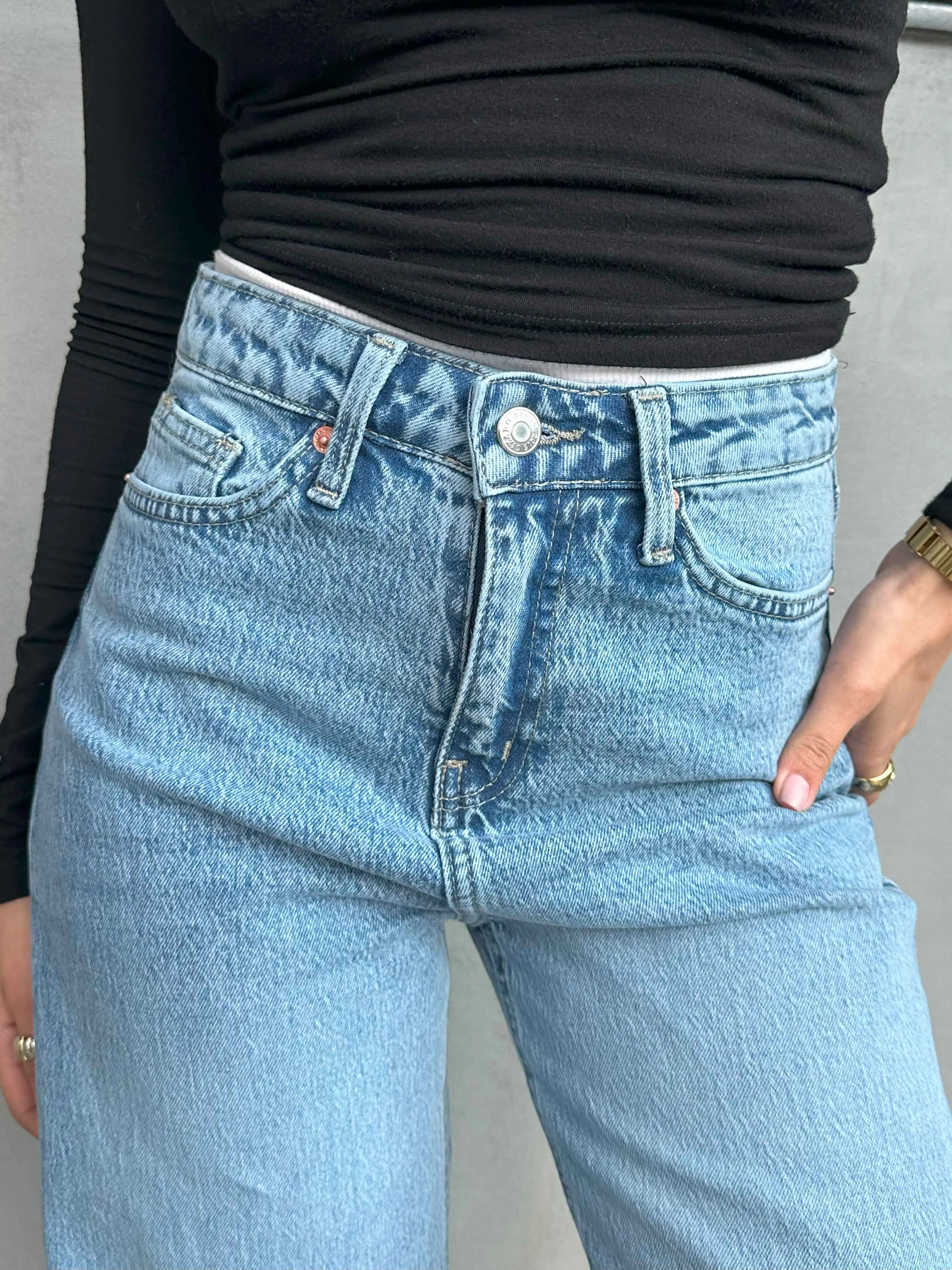 Ultra Comfort Wide Leg - Light Iced Blue Wash Jeans.