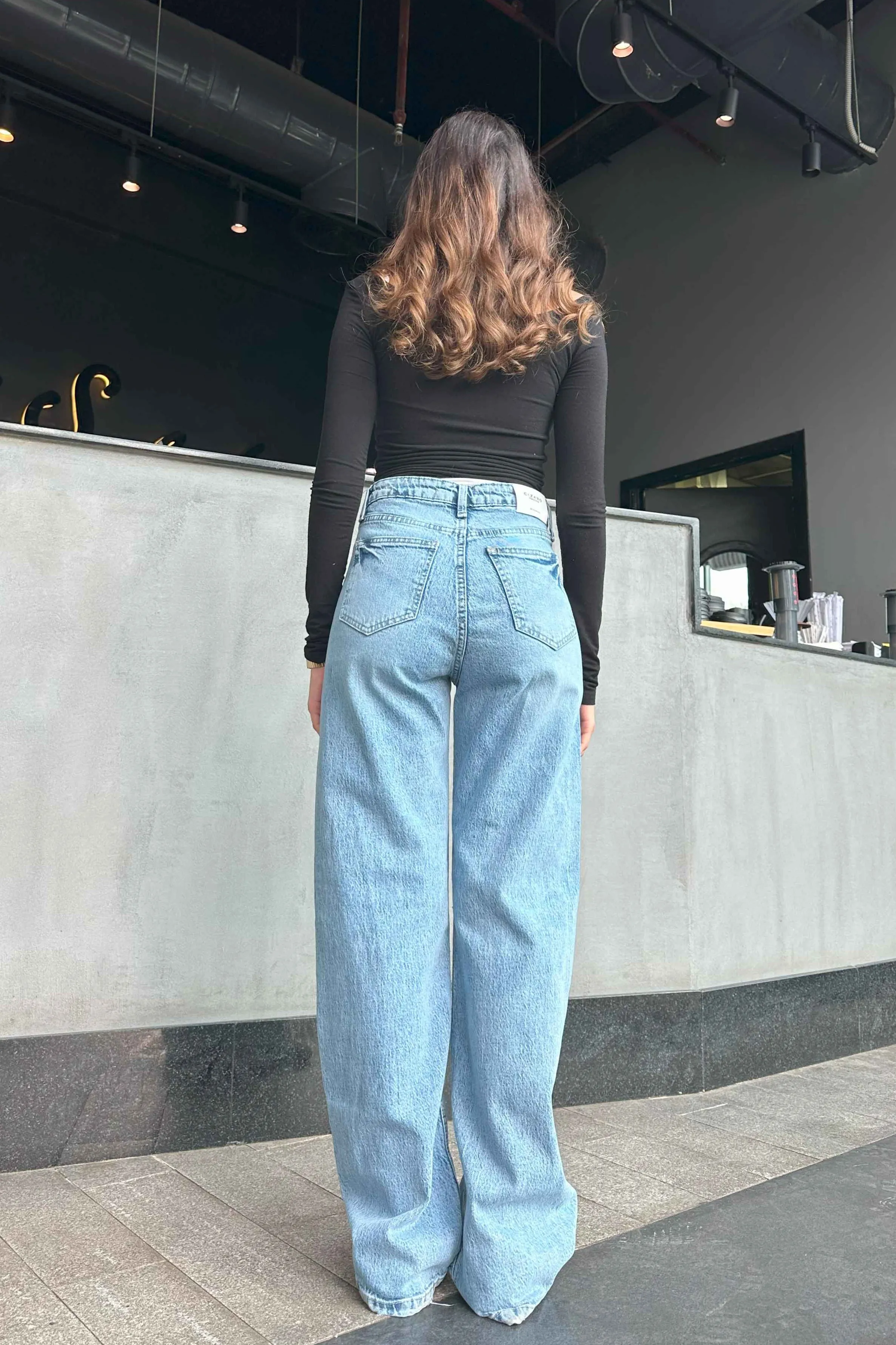 Ultra Comfort Wide Leg - Light Iced Blue Wash Jeans.