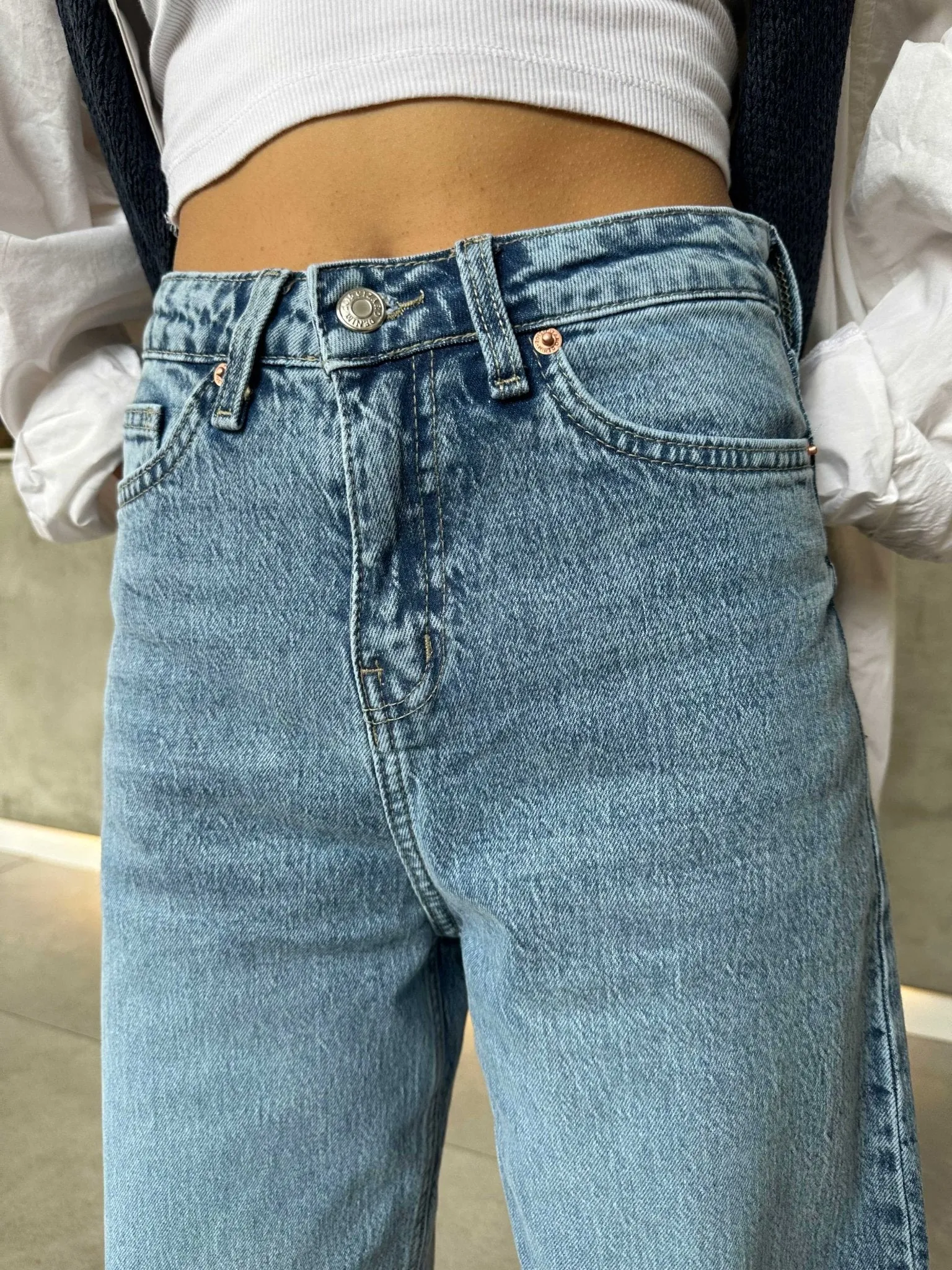 Ultra Comfort - Wide Leg - Sky Blue Wash Jeans.
